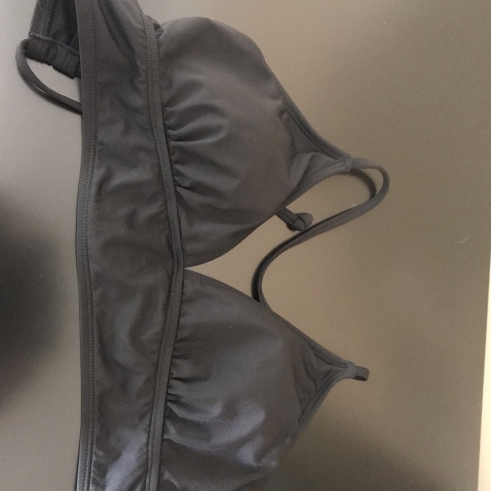 Athleta bikini top. Size XS/black.